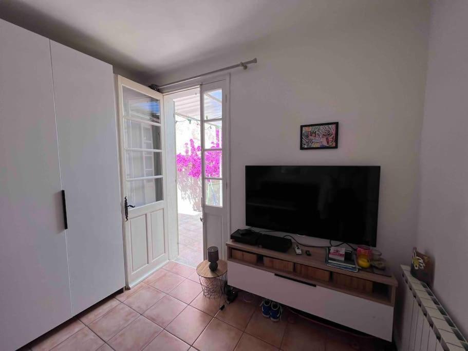 Maison Dans Les Rues Pietonnes Du Vieux Hyères Exteriör bild