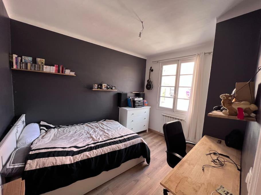 Maison Dans Les Rues Pietonnes Du Vieux Hyères Exteriör bild